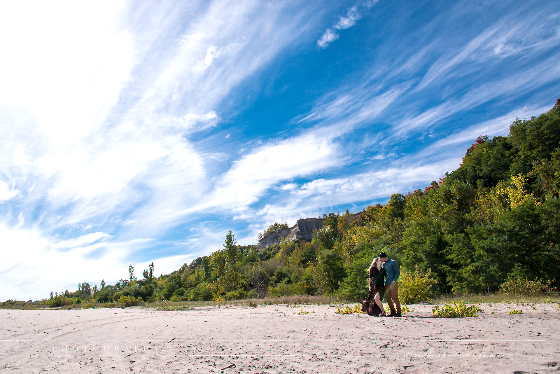 Scarborough Bluffs Engagement Photos | Jose & Diana | Toronto